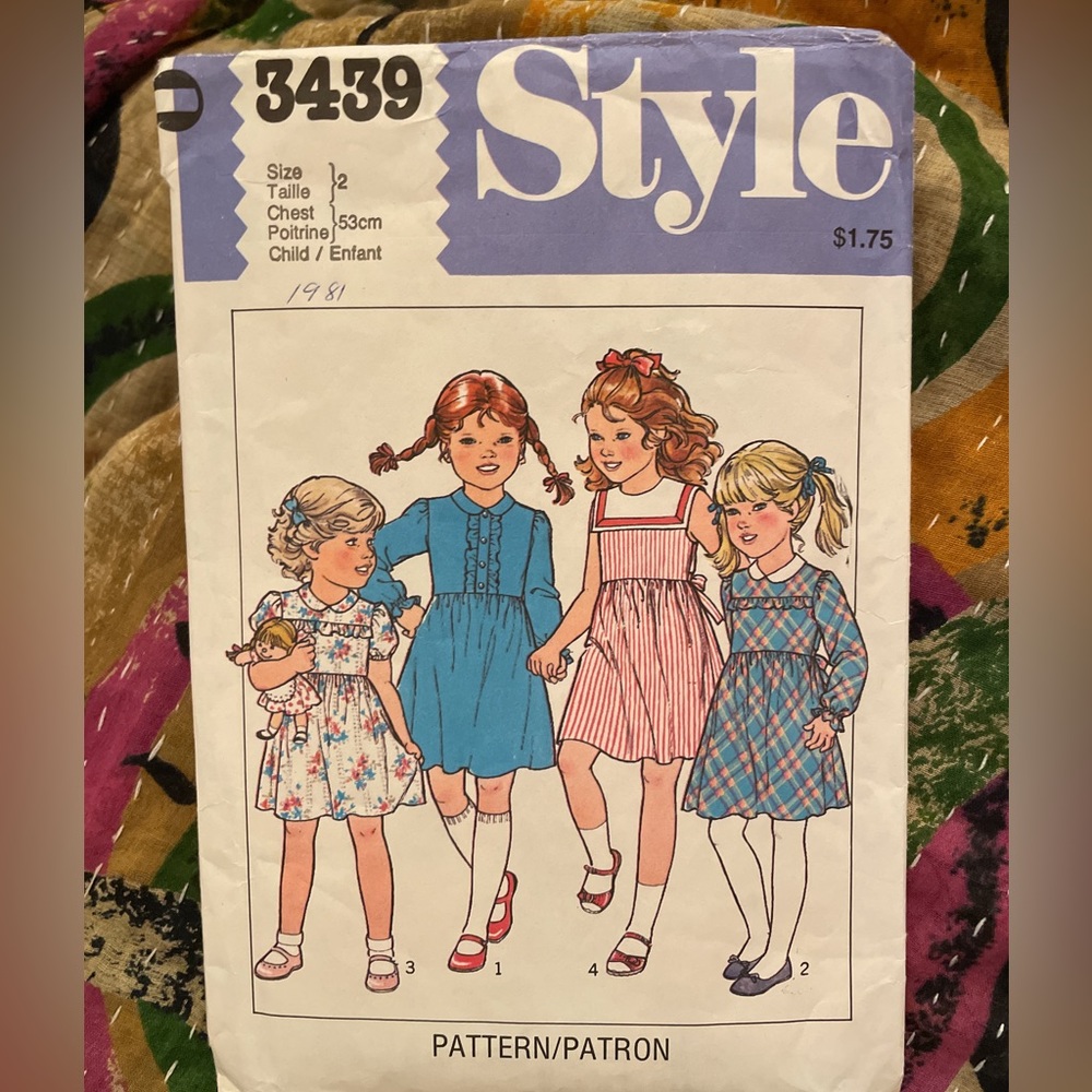 Vintage pattern girls